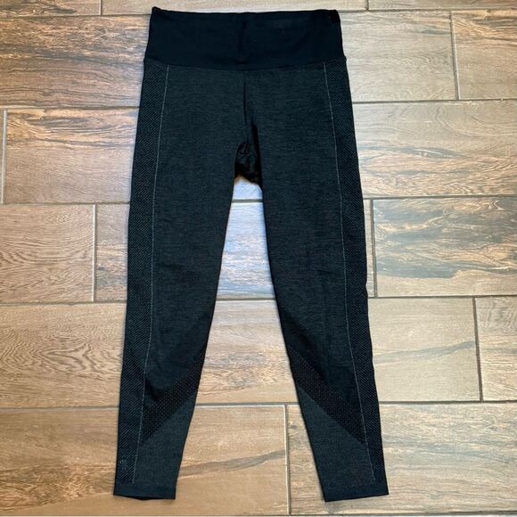 Athleta Caliber Leggings Gray Black Cut Outs Flattering Designs Sz M *READ* - Picture 1 of 12
